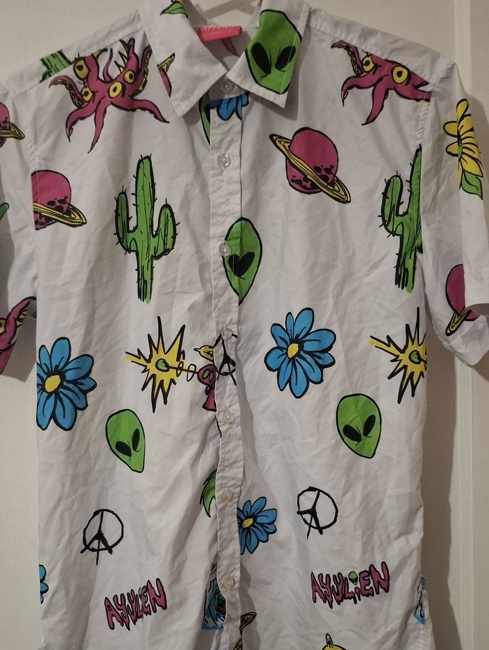 Casual Short-Sleeve Button-Down Shirt in White with Multicolor Prints